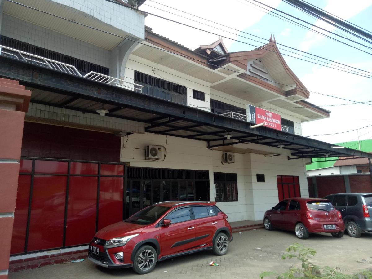 Hotel Transit 1 Makassar Redpartner Экстерьер фото