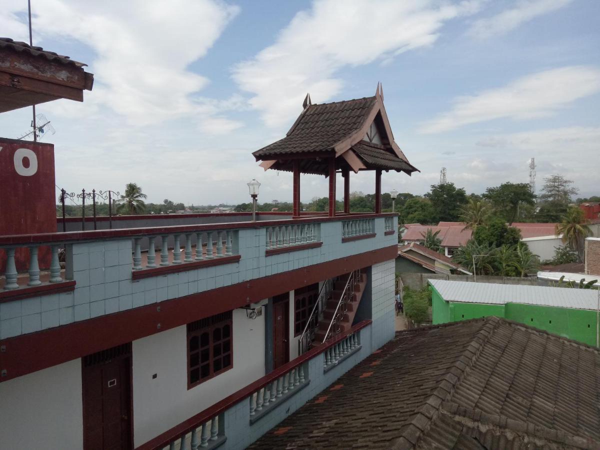 Hotel Transit 1 Makassar Redpartner Экстерьер фото