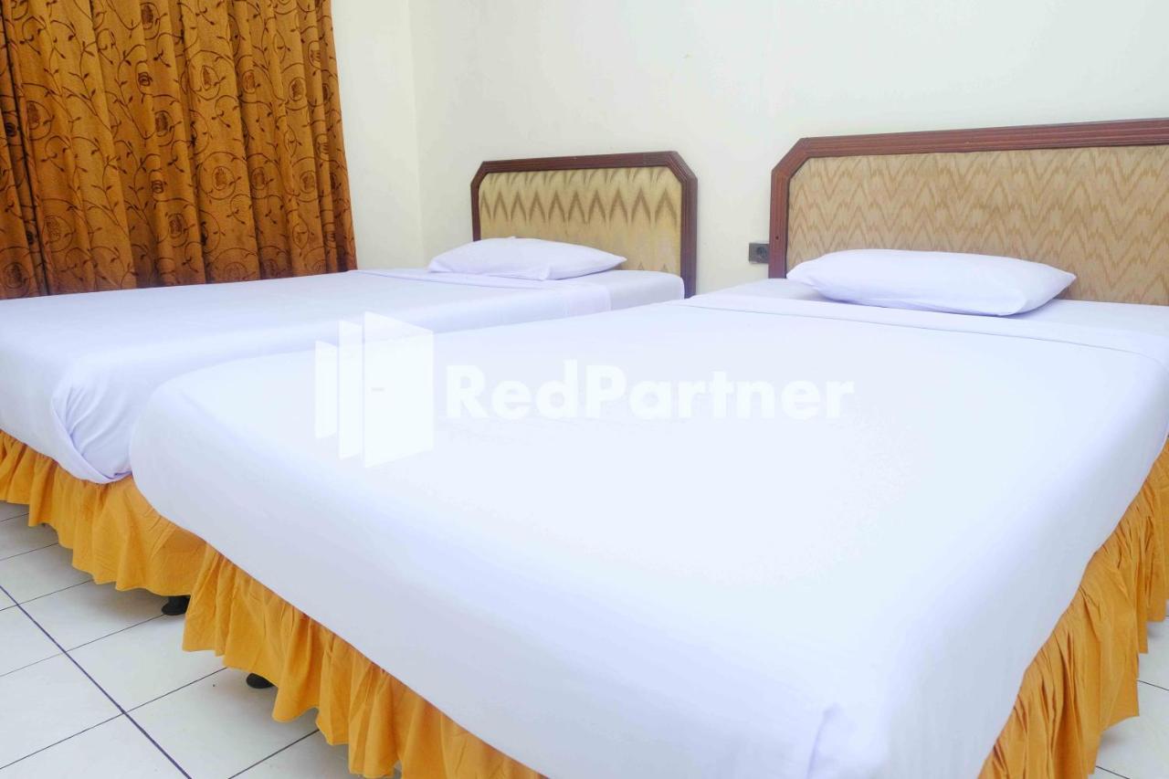Hotel Transit 1 Makassar Redpartner Экстерьер фото