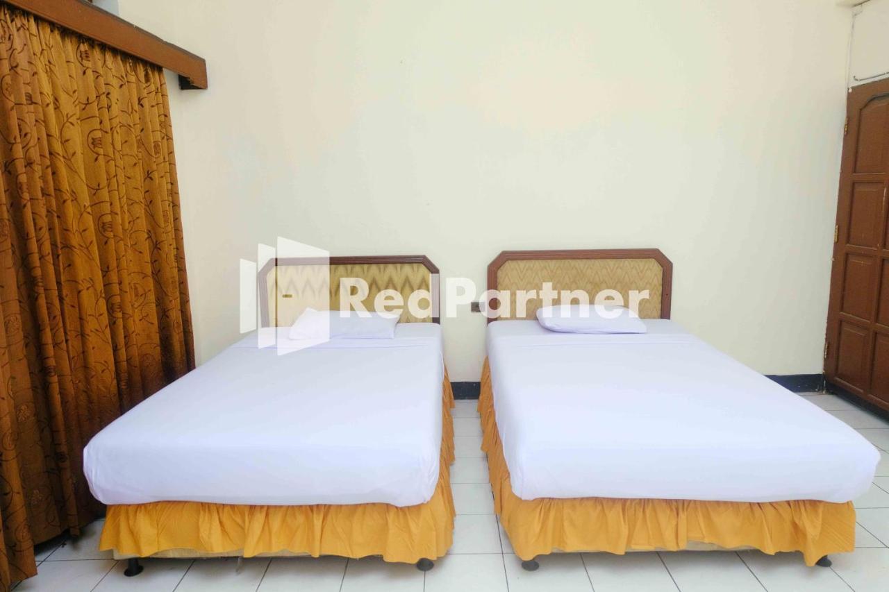 Hotel Transit 1 Makassar Redpartner Экстерьер фото
