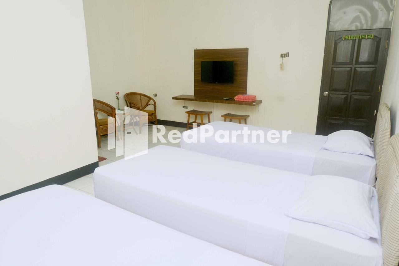 Hotel Transit 1 Makassar Redpartner Экстерьер фото