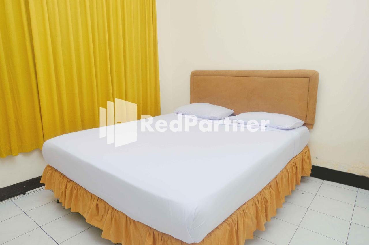 Hotel Transit 1 Makassar Redpartner Экстерьер фото