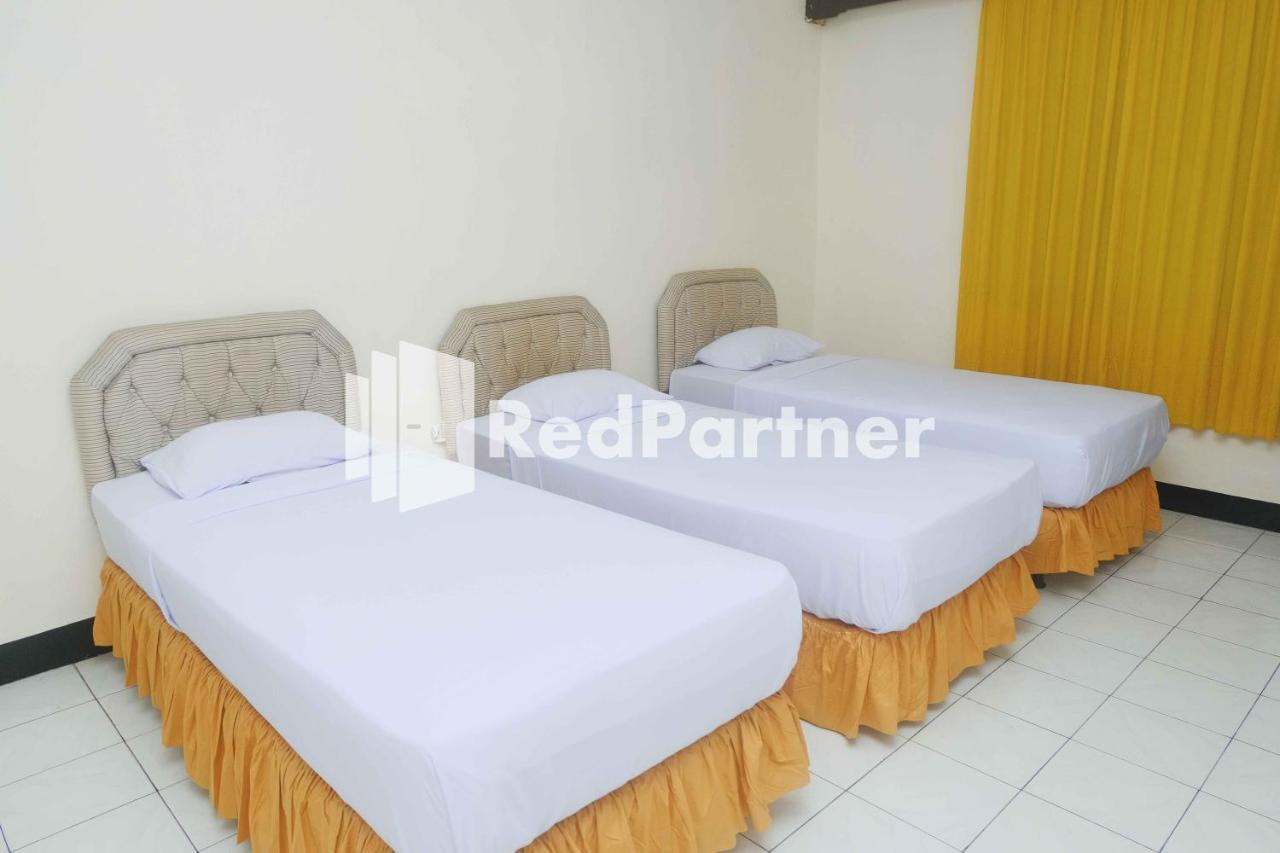 Hotel Transit 1 Makassar Redpartner Экстерьер фото