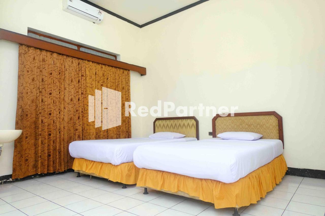 Hotel Transit 1 Makassar Redpartner Экстерьер фото